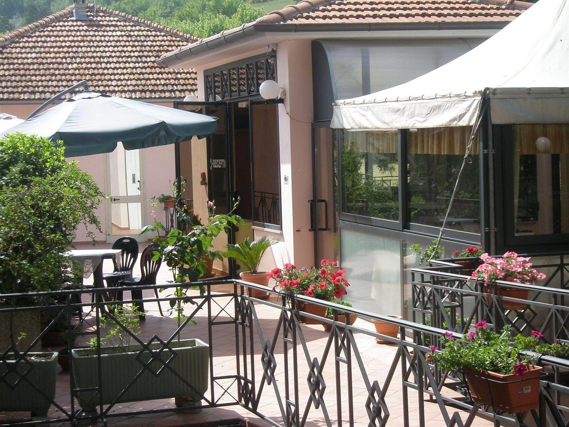 Hotel Athena Spoleto Exterior photo